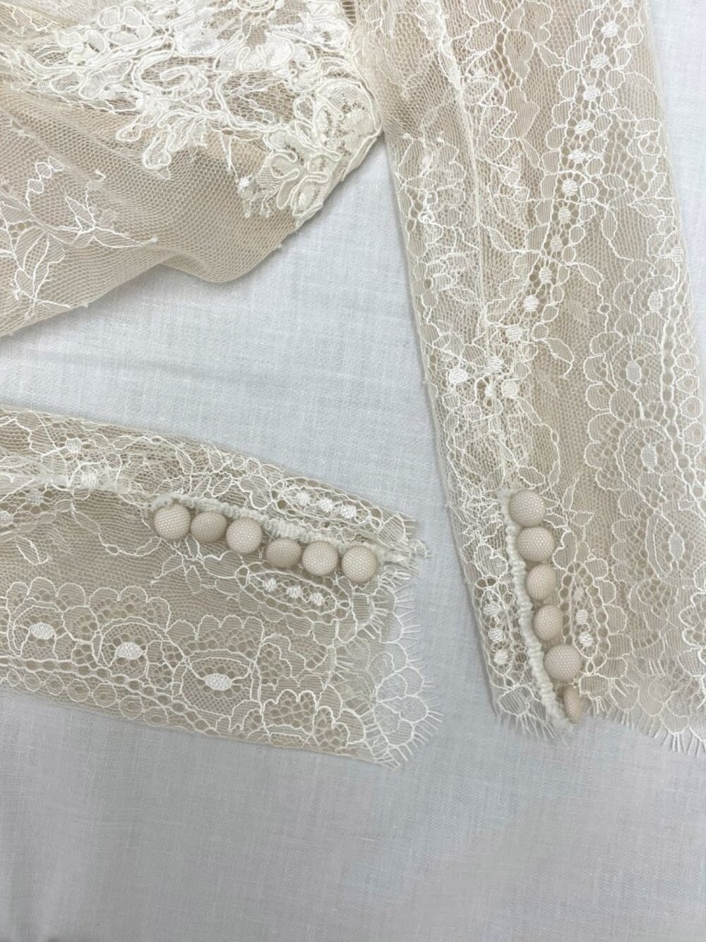 Monique Lhuillier Bliss Tiered Ballgown Wedding Dress - Picture 9 of 13
